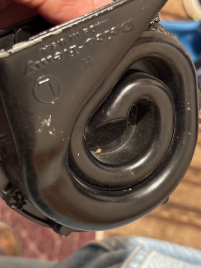 NON-WORKING 65 66E HORN DATED 5G6