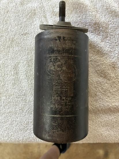 1963 Original Oil Canister