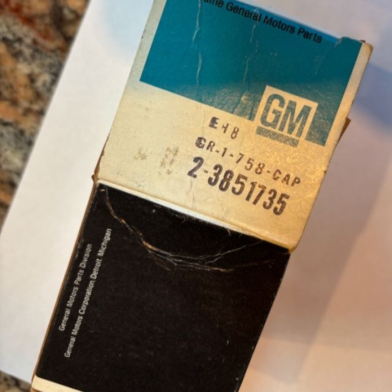 valve cover cap nos box - 1.jpeg