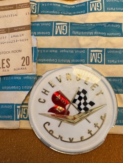 1956-57 Front or Trunk Emblem *NOTES*