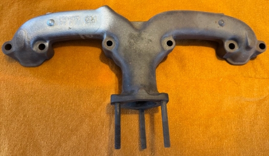 1957 Exhaust Manifold - RH #3733976 w/ Choke Hole